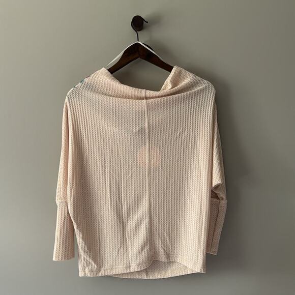 UMGEE FLORAL EMBROIDERED OFF THE SHOULDER CROCHET TOP CREAM SIZE SMALL - Picture 4 of 9